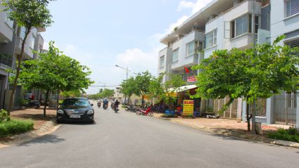Chính chủ gửi bán liền kề Văn Phú lô LK26 gần trường học