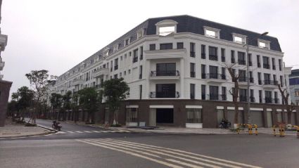 bán nhà liền lề Văn Phú khu V5 V6 hoàn thiện đẹp, diện tích 75 m2 mặt tiền 5m hướng Đông Bắc nhận nhà ở ngay